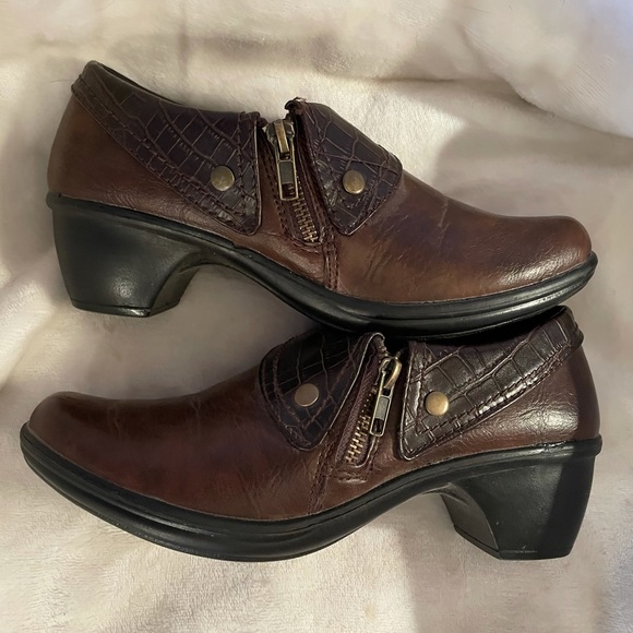 Sbicca of California Brady Ankle Booties - Picture 3 of 9